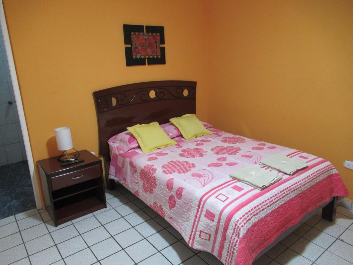 Kurmi Hostel Lima Airport Exteriör bild