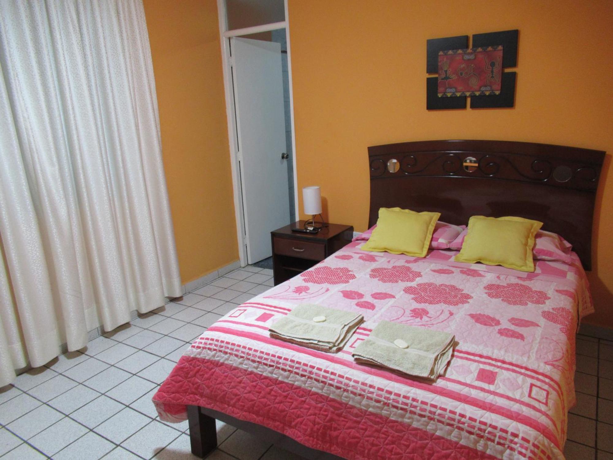 Kurmi Hostel Lima Airport Rum bild