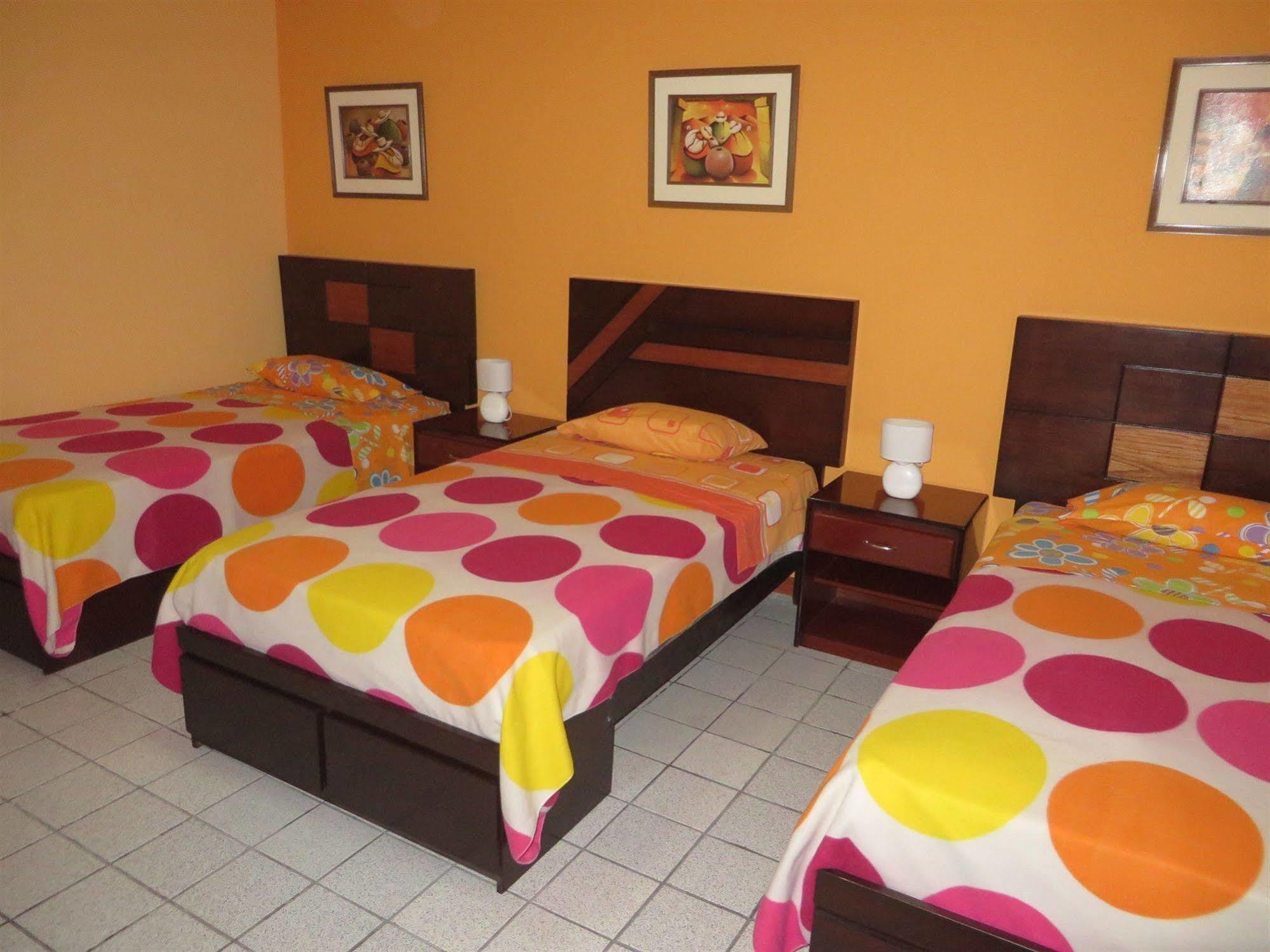 Kurmi Hostel Lima Airport Exteriör bild