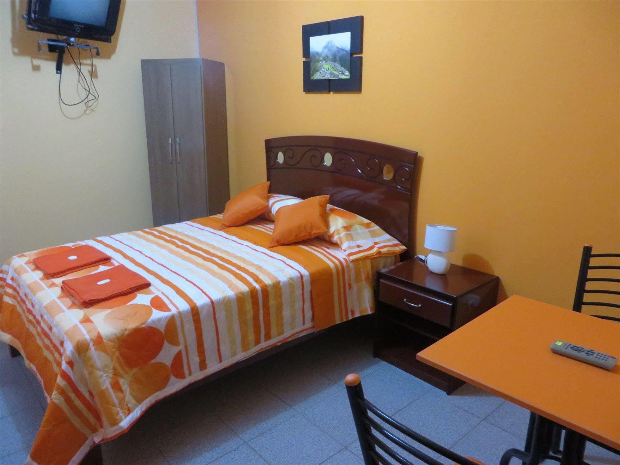 Kurmi Hostel Lima Airport Exteriör bild