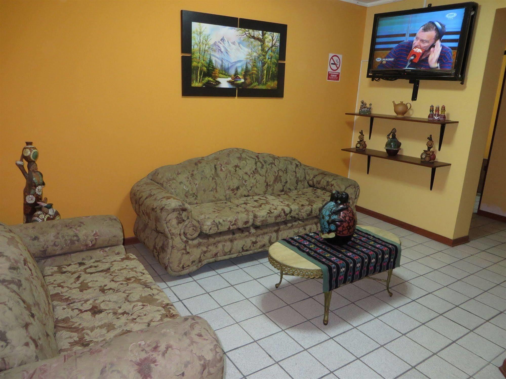 Kurmi Hostel Lima Airport Exteriör bild